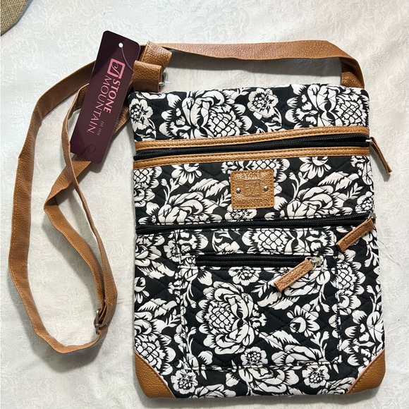 Stone Mountain Accessories Handbags - NWT Stone Mountain Multi pocket, Crossbody adjustable strap purse